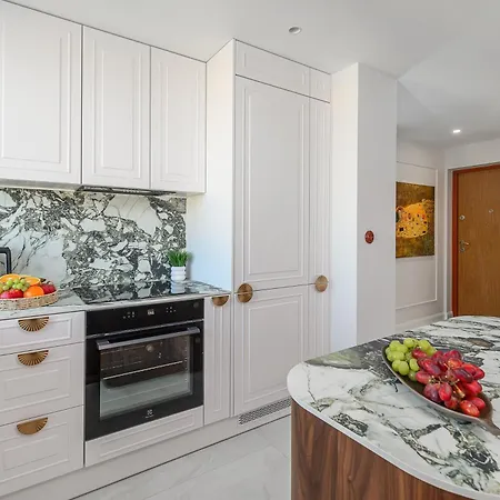 Lumina Premium With View