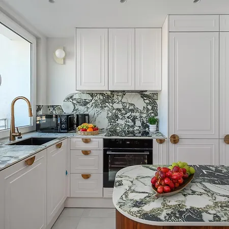 Lumina Premium With View *