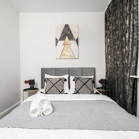 Lumina I Premium 3br With Balcony I View Apartment Warsaw