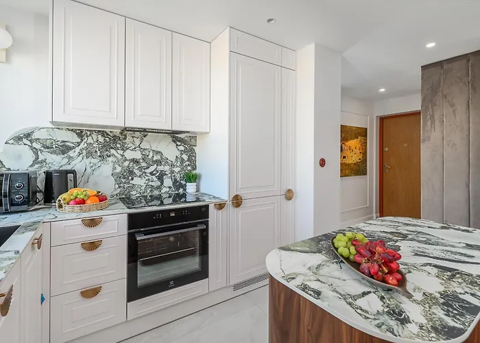 Lumina Premium With View